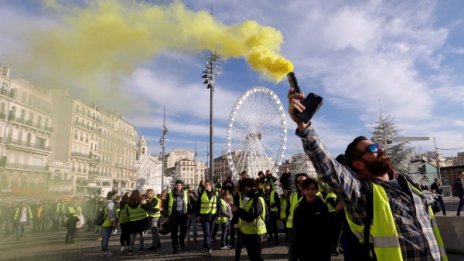 Над 200 задържани при протестите в Париж отиват на съд