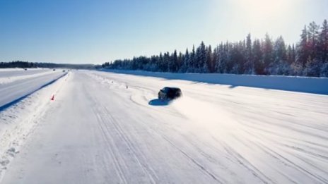 Нужно ли е да "помпате" спирачки, когато сте стъпили на заледен път?