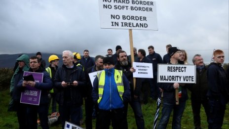 Ирландци на протест на границата заради Brexit