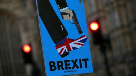 Eвроскептици сменят курса след хаоса с Brexit