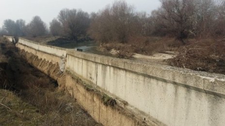 Наводнение грози Катуница, река Чая може да прелее всеки момент