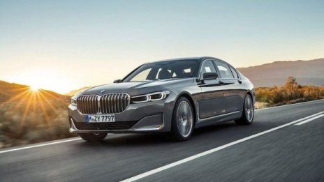 BMW работи здраво върху електрическо i7