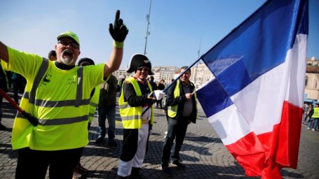 Френските "жълти жилетки" отново на протест