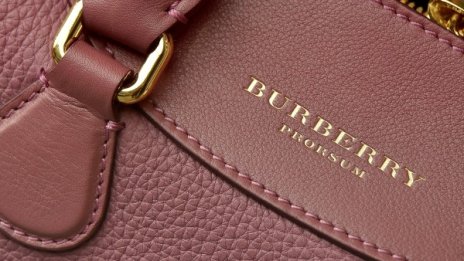 Burberry маха ненужните опаковки до 2025 г. 