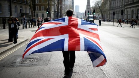 Тереза Мей с мисия поредна за спасяване на Brexit