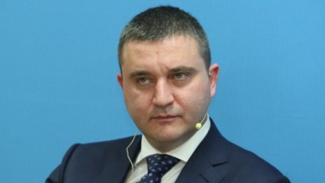 БСП иска главата на Горанов заради партийните субсидии