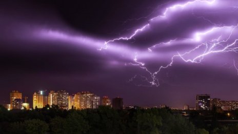 Опасни сгради: Повечето панелки - без гръмоотводи