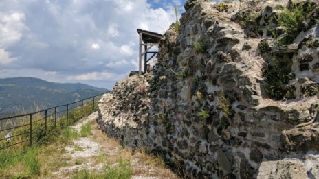 Българските крепости: Подвис и историята на Момчил