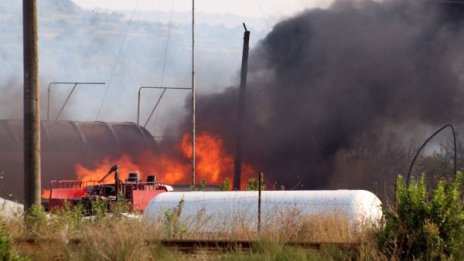 Пожар пламна в дизелов локомотив на жп спирка в Плевенско 