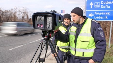 Камерите за скорост не дават резултат, правят отсечки за "средна скорост"