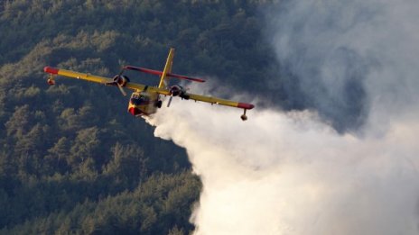 Силен пожар бушува  в турската провинция Измир