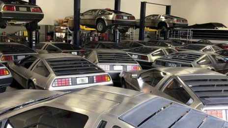 Как редките DMC DeLorean се спасиха от урагана Дориан? 