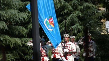 Расте, но не старее! Водосвет за празника на София