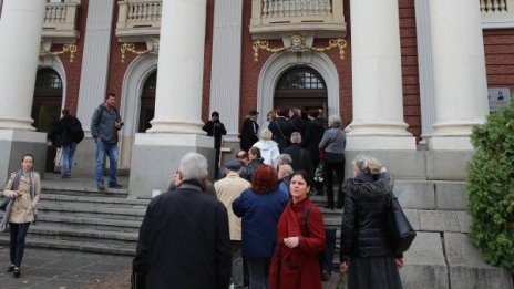 Последно сбогом! Близки и колеги се простиха с Павел Васев