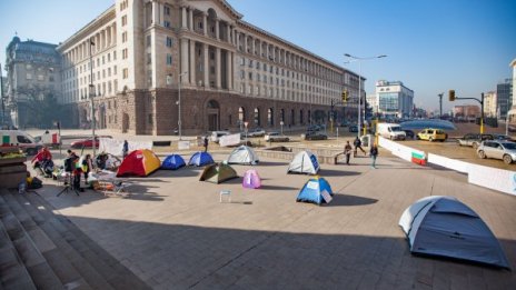 Палатки под прозорците на властта - протестът на  медсестрите