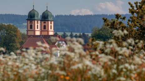 Премиерът на Черна гора с " предупреждение" към Сръбската църква