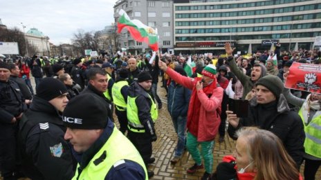 Ресторантьори и хотелиери пред НС: Запазете малкия бизнес