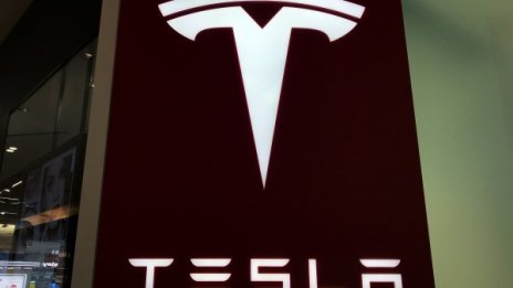 Мъск се сдоби с акции на Tesla за 10 млн. долара на Св. Валентин 