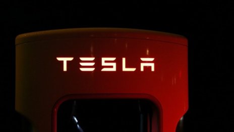 Коронавирусът засегна и продажбите на Tesla 