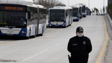 Заболелите с COVID-19 в Турция скочиха тройно