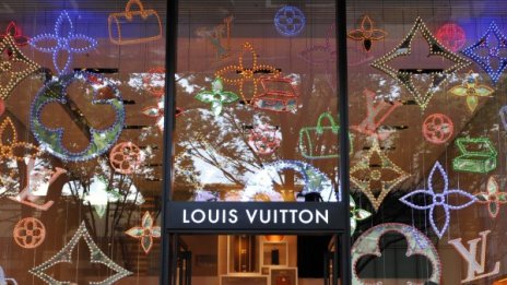 LVMH спира да прави парфюми, ще произвежда дезинфектанти