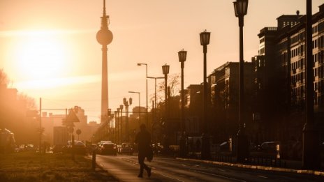 СЗО: Не е моментът за отслабване на мерките 