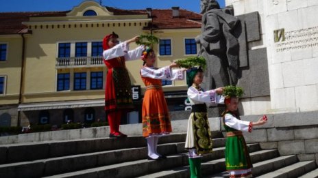 Лазаровден е! Почитаме светеца, чието име е символ на здраве