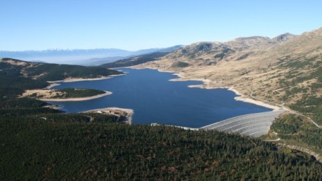 Водата от яз. "Белмекен" пълни резервоара за центъра на Перник