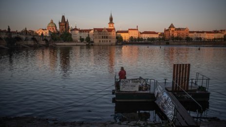 Чехия ще удължи извънредното положение до 25 май 