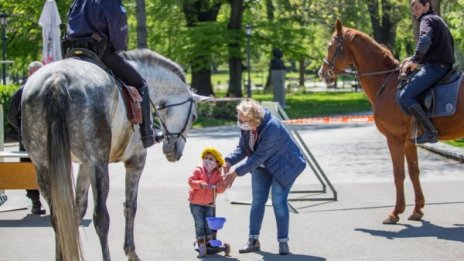 Децата - тихата жертва на кризата с коронавируса