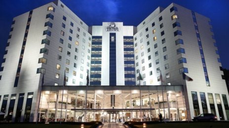 Ресторант "Сезони" в Hilton Sofia посреща гости от 9 май с ново меню