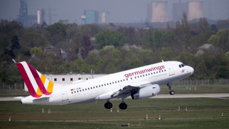 За да се спаси, Lufthansa закрива Germanwings