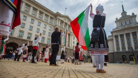 И сме най-красиви... 72% от българите доволни от външния си вид