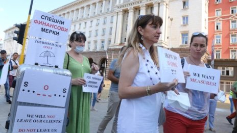 И туроператорите излизат на протест, не се срещнаха с Борисов