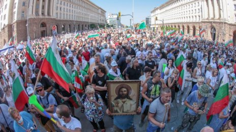 Подкрепата за протестите остава, но е по-голяма извън София