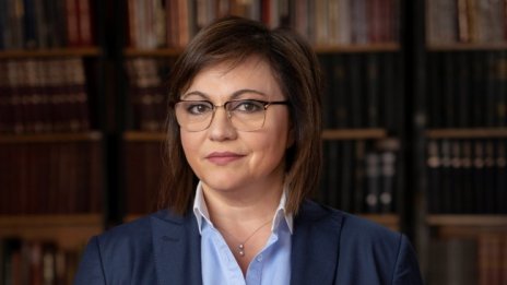 Нинова става доброволец в справянето с коронакризата