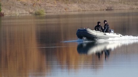 Отново търсят Янек Миланов, водолази влязоха в яз.Дяково