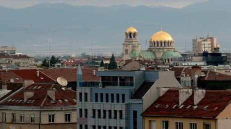 София светва с пастелен дизайн, еднакви табели, спирки и пейки 