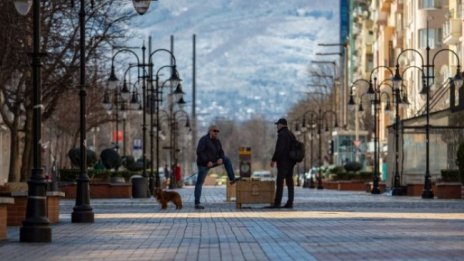 Работодателите плащат повече, най-голям е ръстът за брокерите 