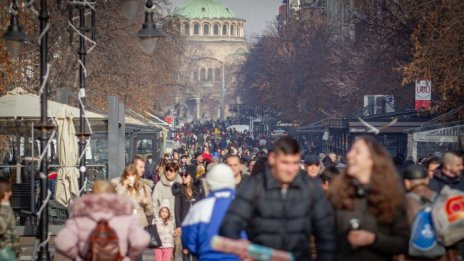 Предколедната шопинг мания е във вихъра си и днес