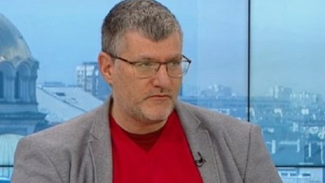 Проф. Момеков: В разгара сме, да не мислим за снемане на мерки