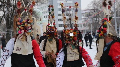 С гъвкави COVID мерки Сурва в Перник ще има