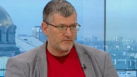 Проф. Момеков: Трябва да се поотворят мерките, но разумно