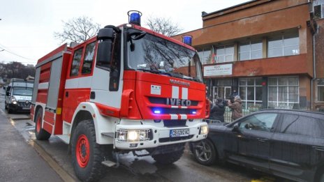 Евакуираха ученици от столично школо заради пожар