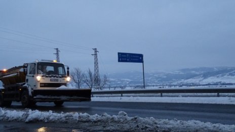 Пътната обстановка в страната остава тежка 