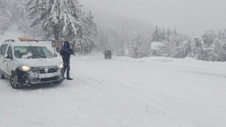 Пътна полиция: Очакват се сняг и заледявания