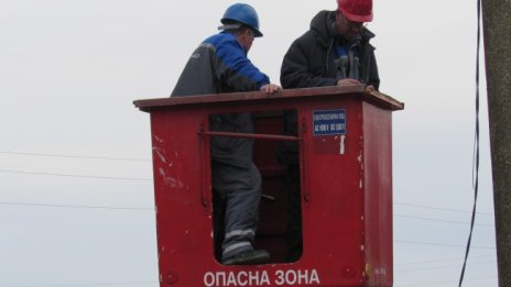 Ток удари куче на на метри от детска площадка в София