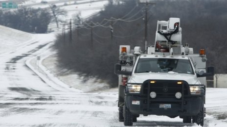 Милиони в Тексас останаха без ток, студът взе жертви