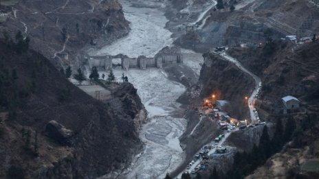 Стои ли тайна мисия на ЦРУ за шпионаж на Китай в основата на потопа в Индия? 