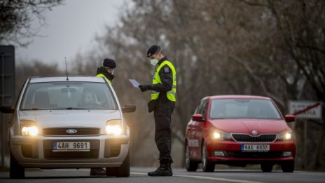 Фирмите в Чехия тестват служителите си за COVID-19 всяка седмица